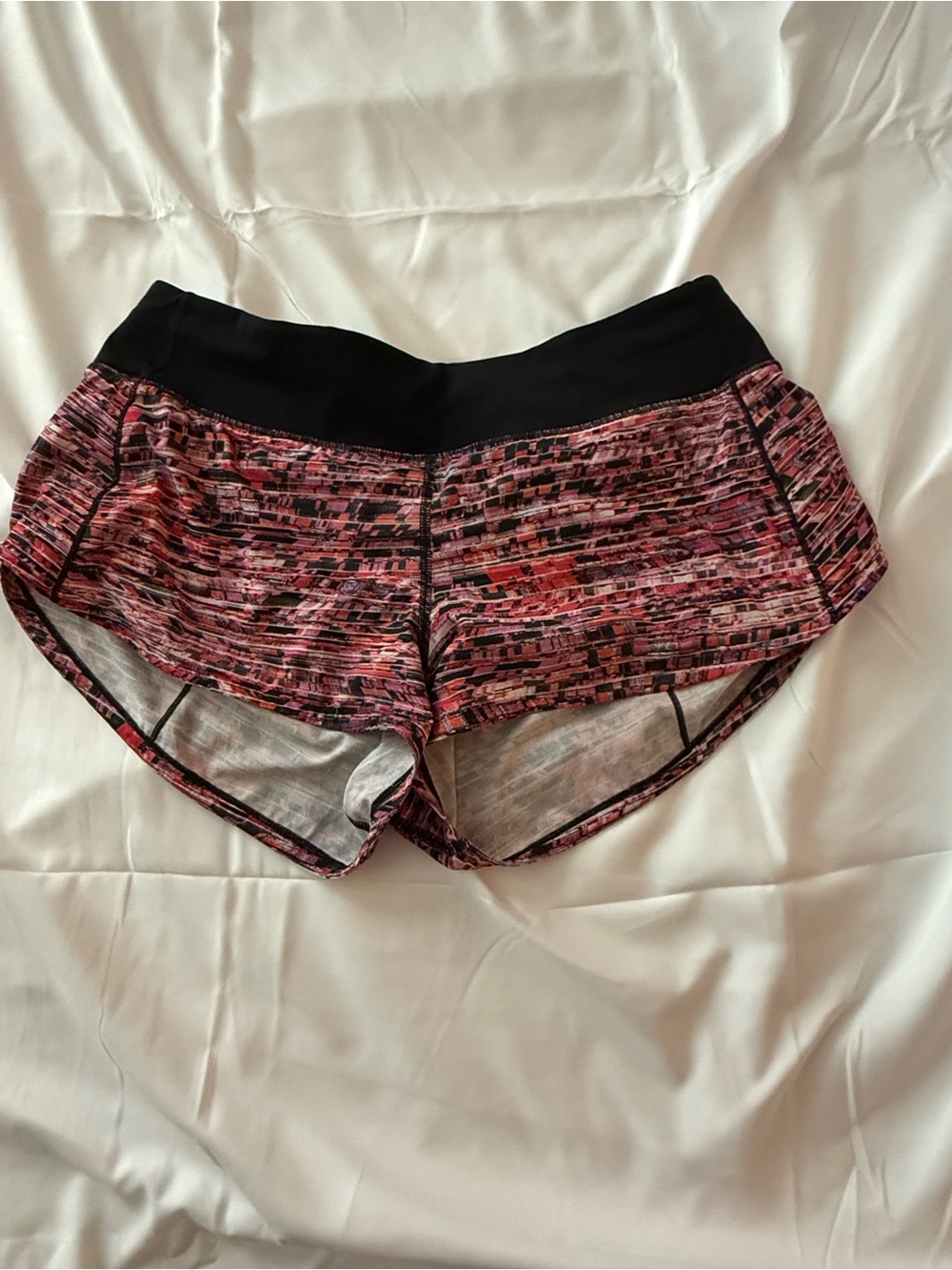 Lululemon Speed Up Shorts Pink Red Black Geometric Print Size 8 Reg Running